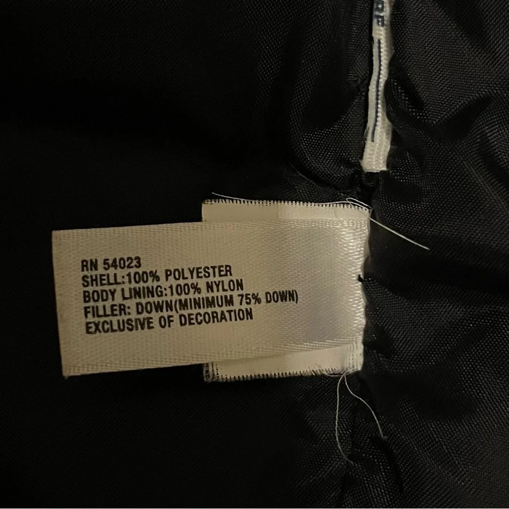GAP Vintage 2009 Black Down Filled Puffer Vest Packable Hood Y2K Size Medium